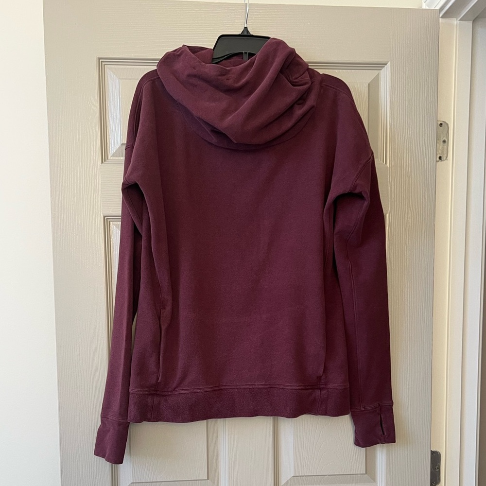 Lululemon hoodie maroon/black space dye pattern. Size 10